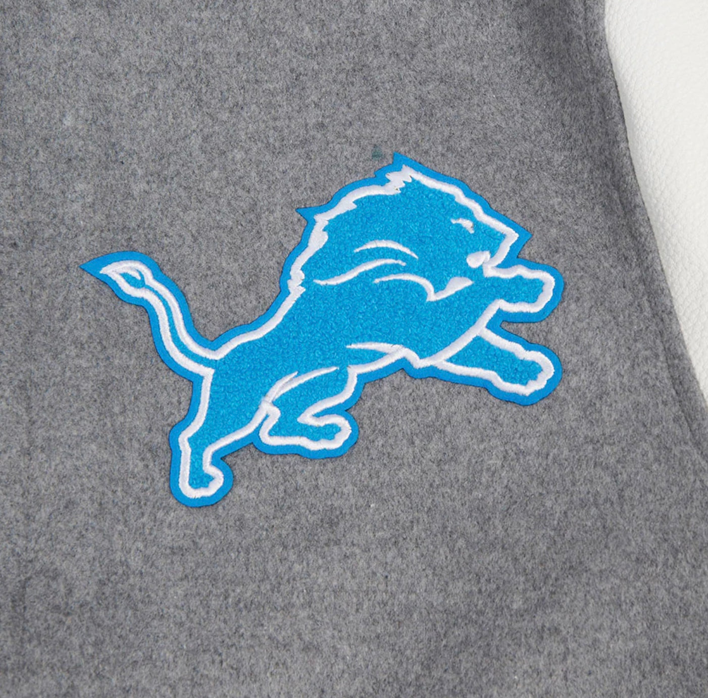 PRO STANDARD NFL DETROIT LIONS OLD ENGLISH MEN'S VARSITY JACKET